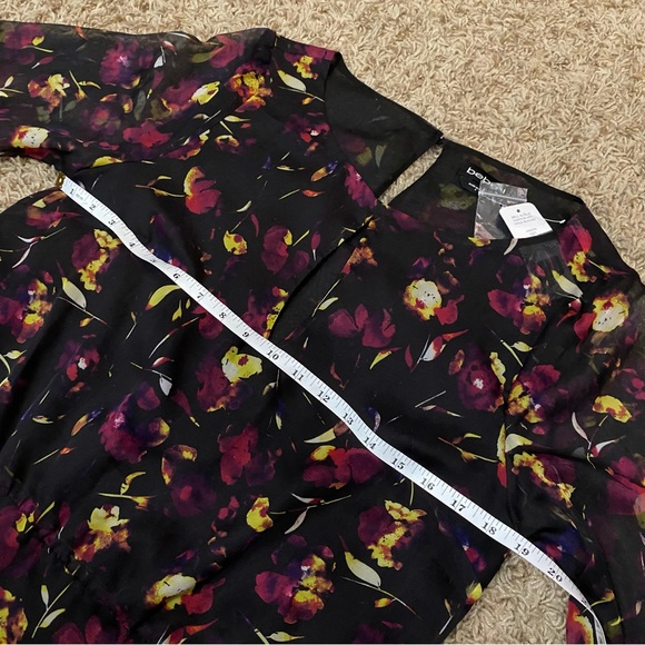 NWT bebe Bell Sleeve Chiffon Floral Top - Picture 13 of 16